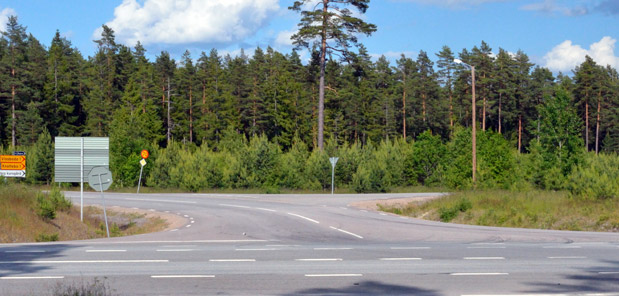1.5 km norr om Åsbro 